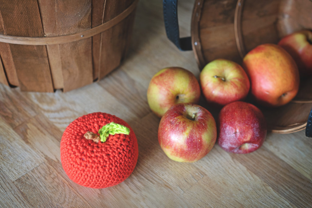 Apple crochet pattern by The Turtle Trunk