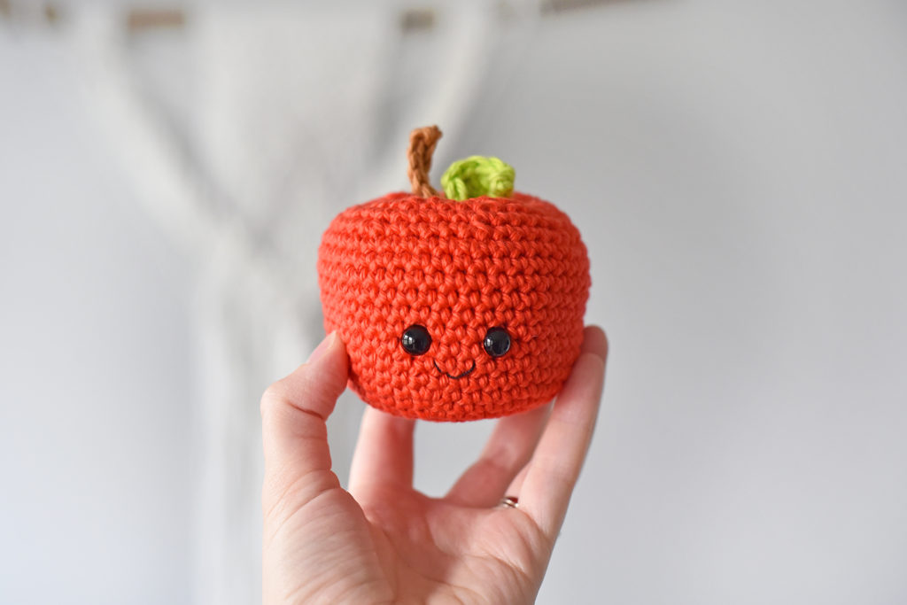 Apple crochet pattern by The Turtle Trunk