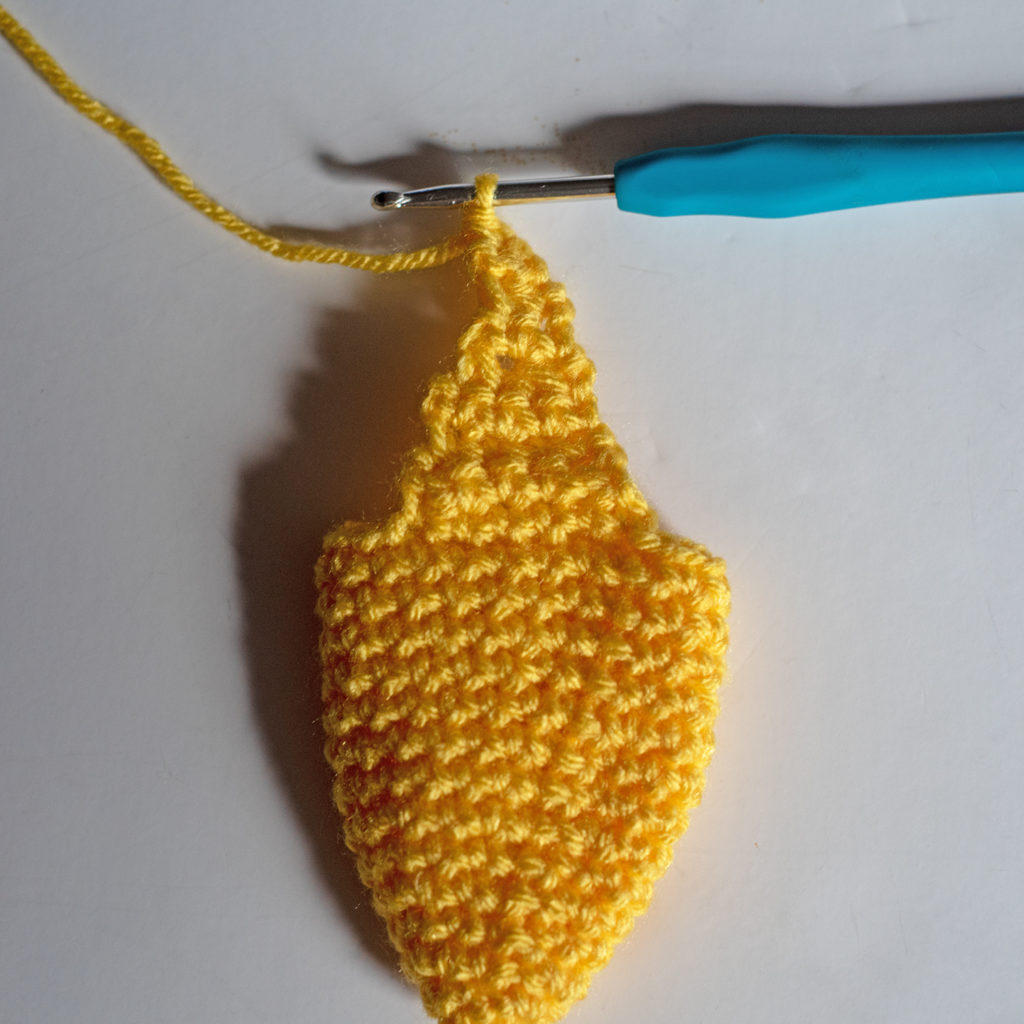 Instructions for the Banana crochet pattern by The Turtle Trunk