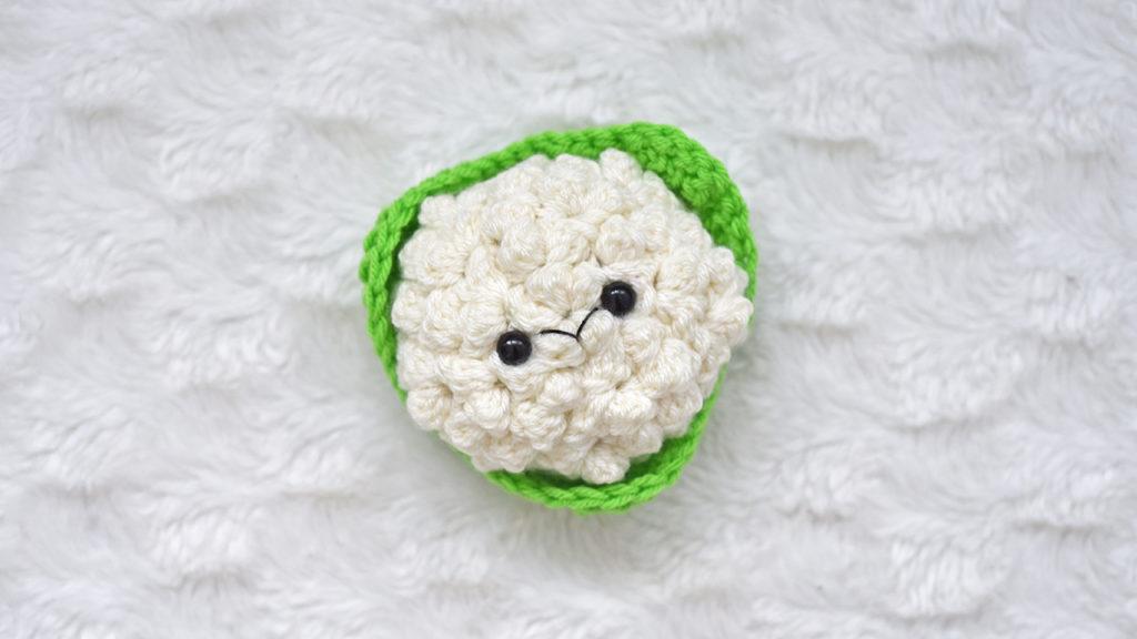 Cauliflower crochet pattern by The Turtle Trunk