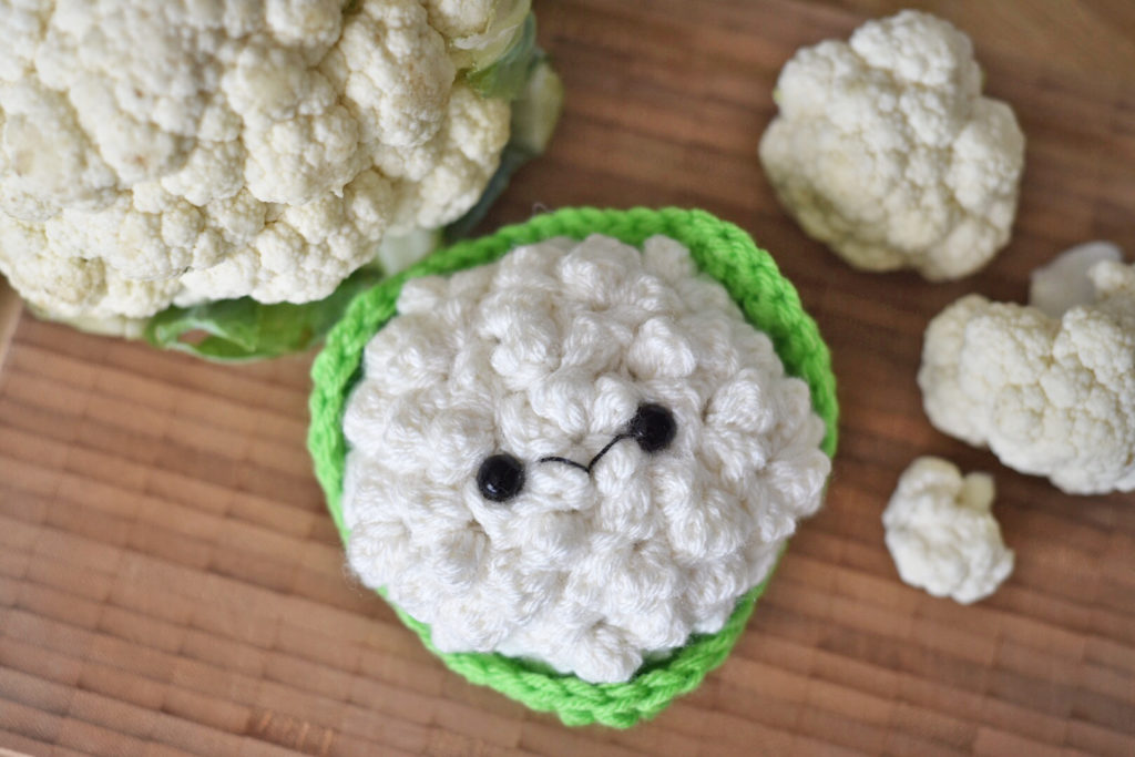 Cauliflower crochet pattern by The Turtle Trunk