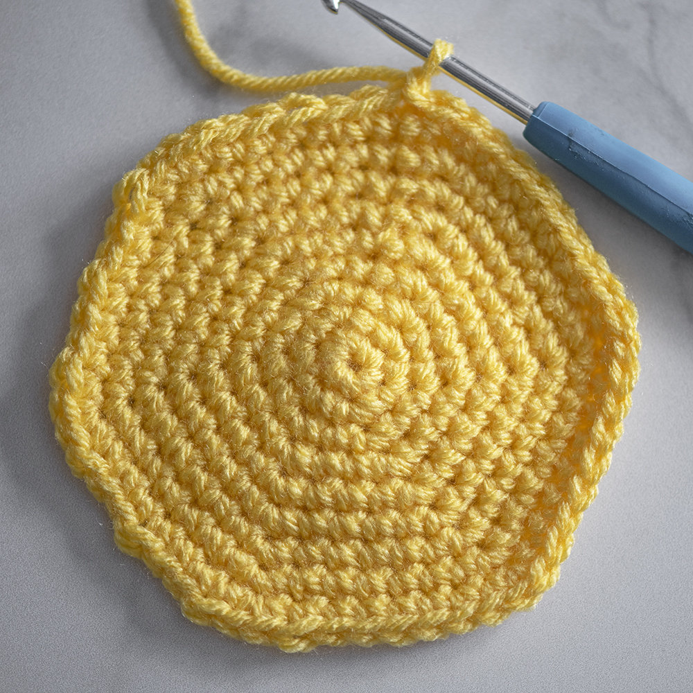 Instructions for the Pineapple crochet pattern by The Turtle Trunk