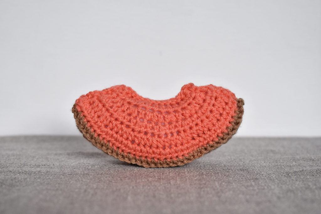 Cantaloupe crochet pattern by The Turtle Trunk