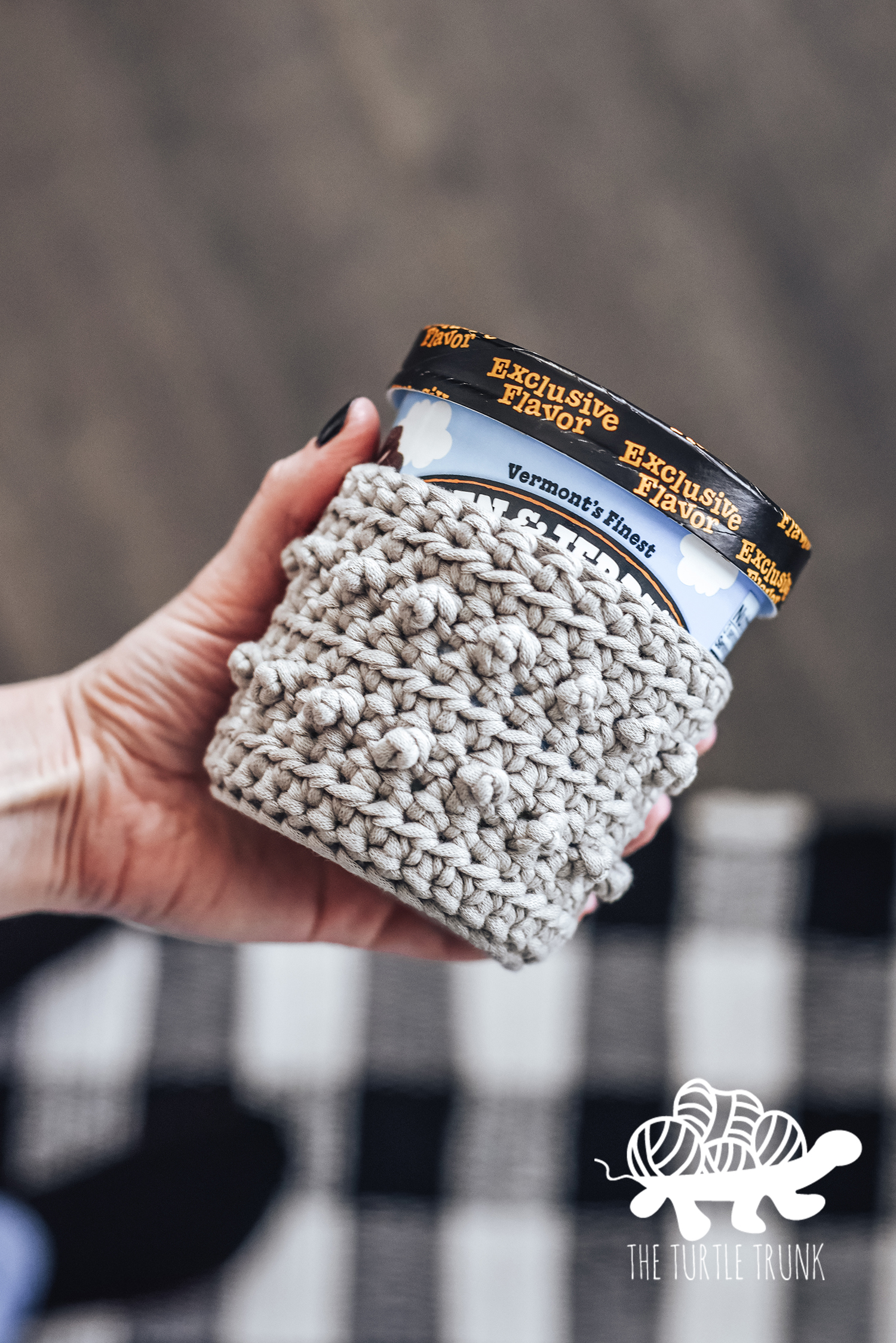 Picot Ice Cream Pint Holder crochet pattern by The Turtle Trunk