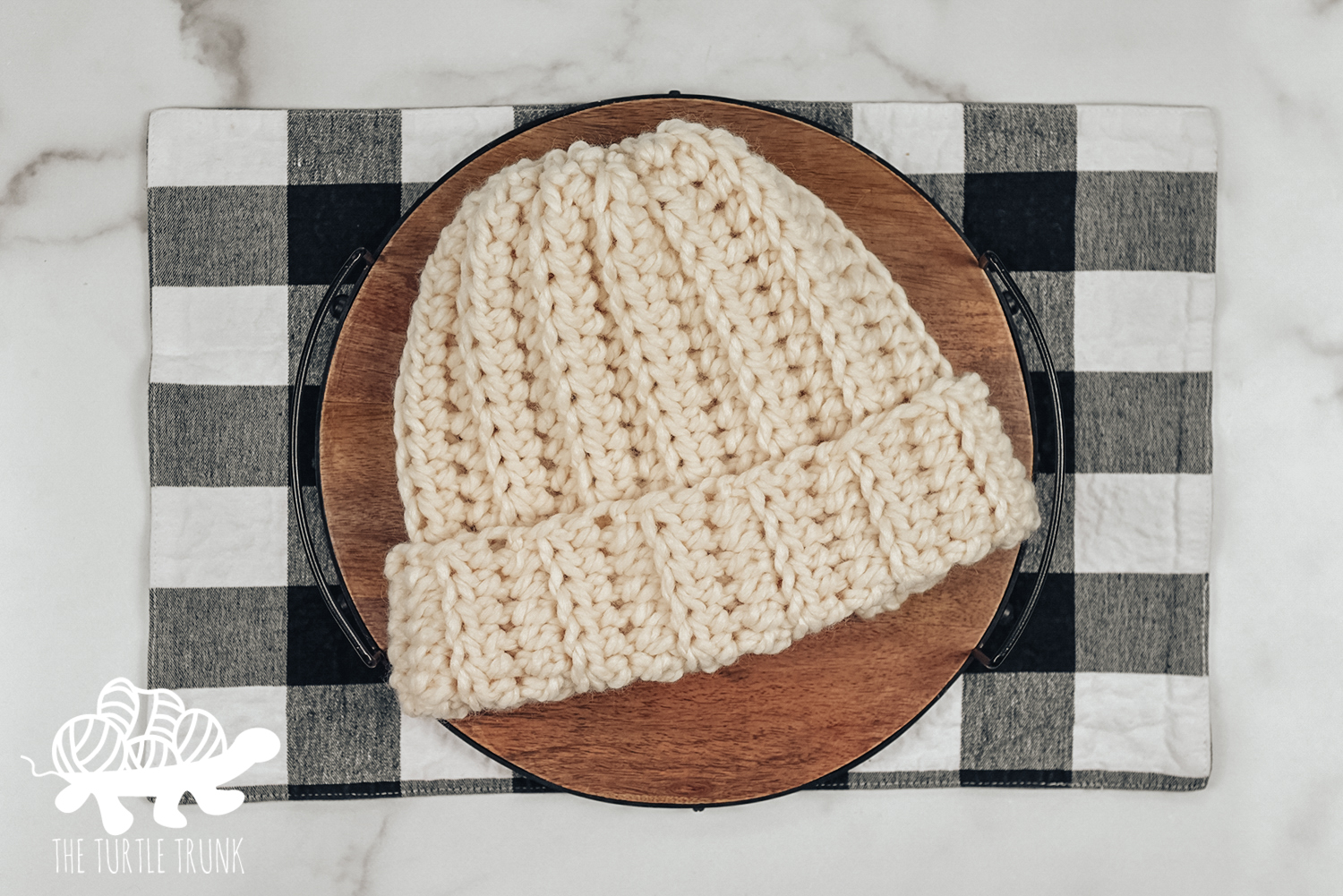 Easy Breezy Super Chunky Beanie Crochet Pattern - The Turtle Trunk