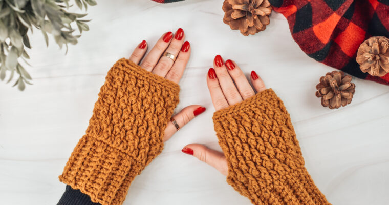 Country Cottage Fingerless Gloves Crochet Pattern