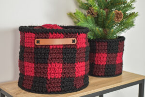 Plaid Crochet Basket.