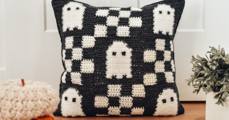 Checkered Ghost Pillow Crochet Pattern